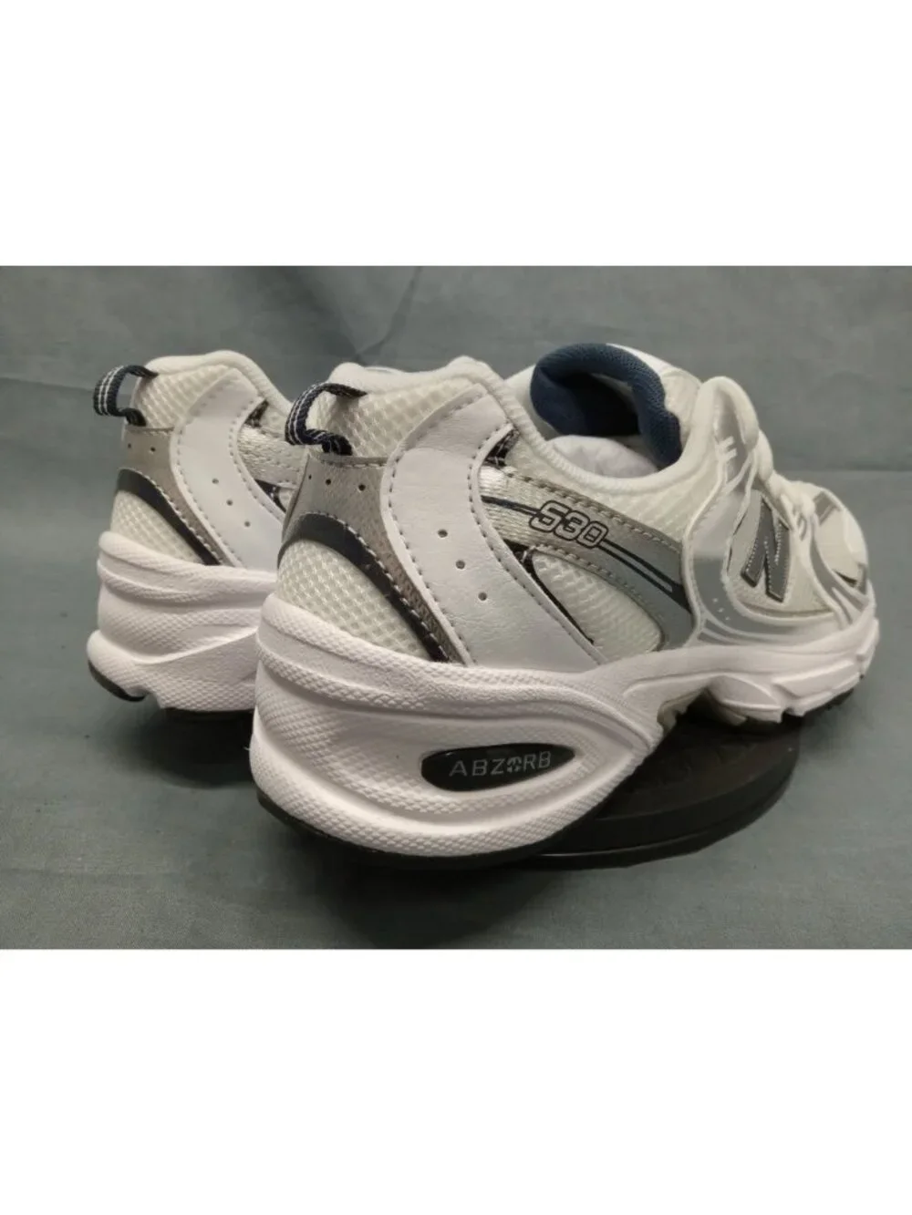 New Balance 530 (GS) Sneakers GR530SB1 White Blue Boys Size 6.5 NEW IN BOX!